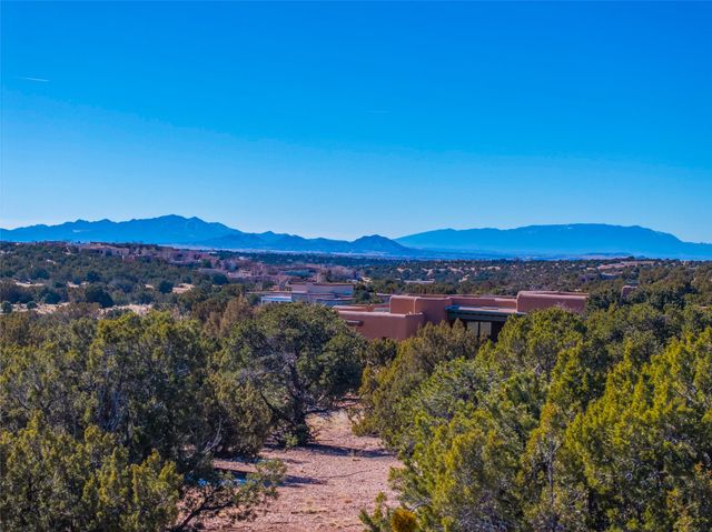 133 Sunflower Drive, Santa Fe, NM 87506