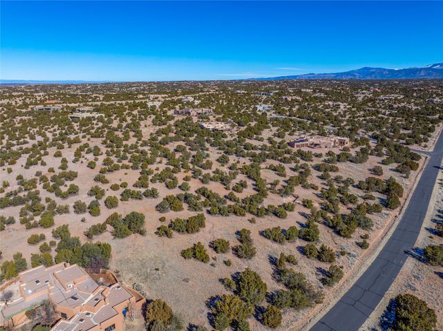 133 Sunflower Drive, Santa Fe, NM 87506