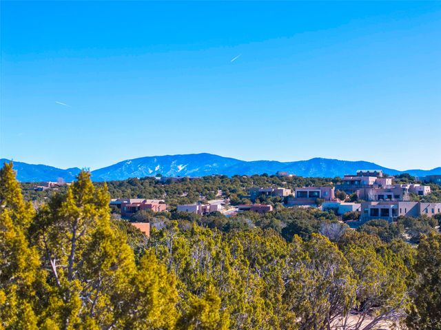 133 Sunflower Drive, Santa Fe, NM 87506