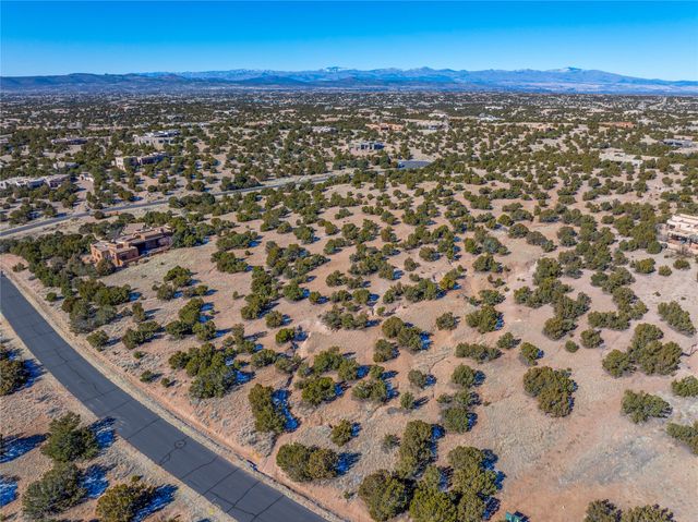 133 Sunflower Drive, Santa Fe, NM 87506