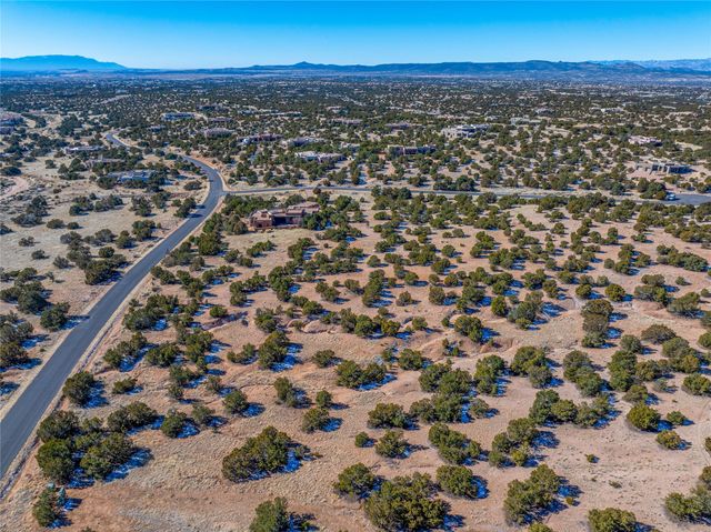 133 Sunflower Drive, Santa Fe, NM 87506