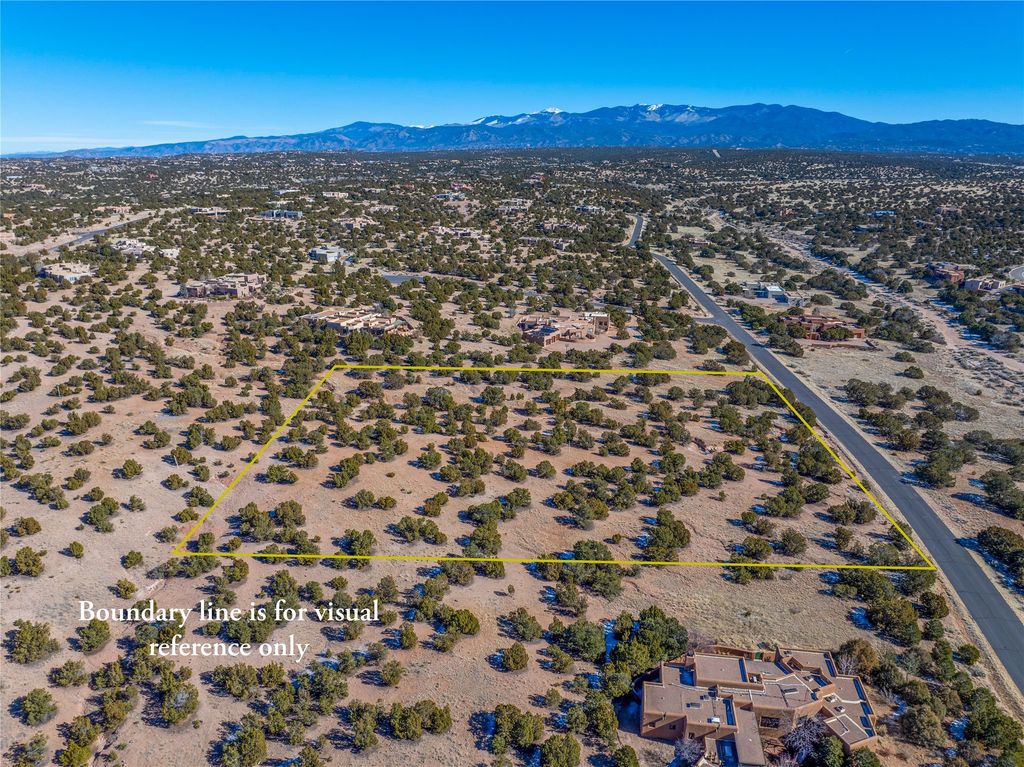 133 Sunflower Drive, Santa Fe, NM 87506
