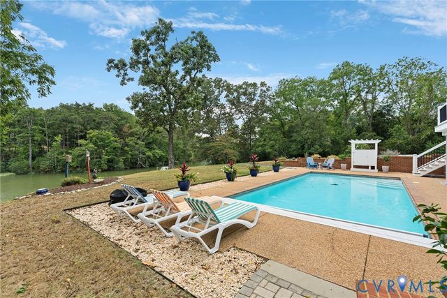 935 Ring Farm Road, White Stone, VA 22578