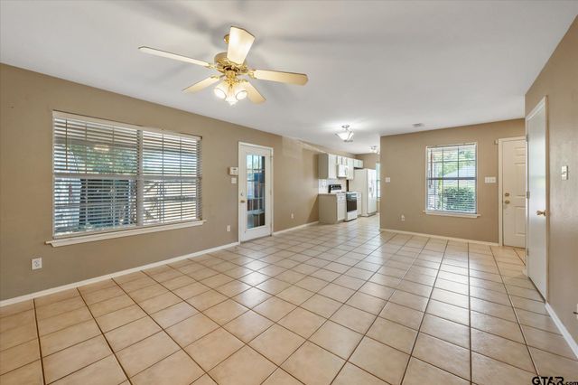467 Redbud Circle, Whitehouse, TX 75791