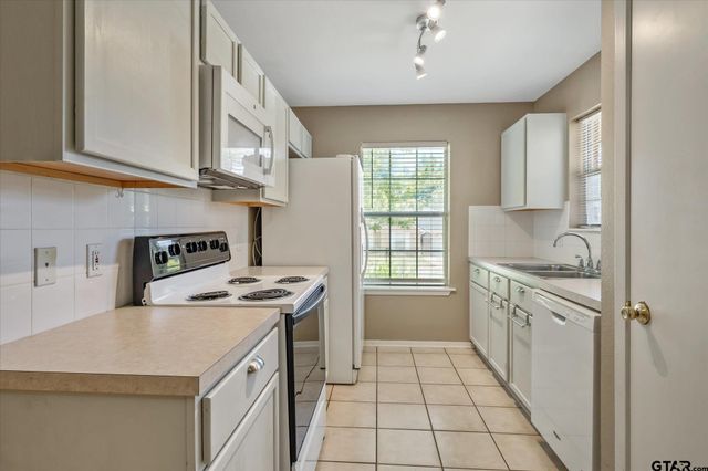 467 Redbud Circle, Whitehouse, TX 75791