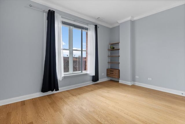 2811 N Bell Avenue 202, Chicago, IL 60618