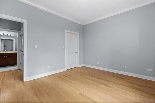 2811 N Bell Avenue 202, Chicago, IL 60618