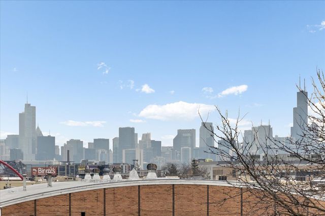 2811 N Bell Avenue 202, Chicago, IL 60618