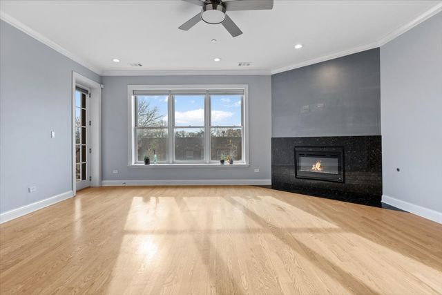 2811 N Bell Avenue 202, Chicago, IL 60618