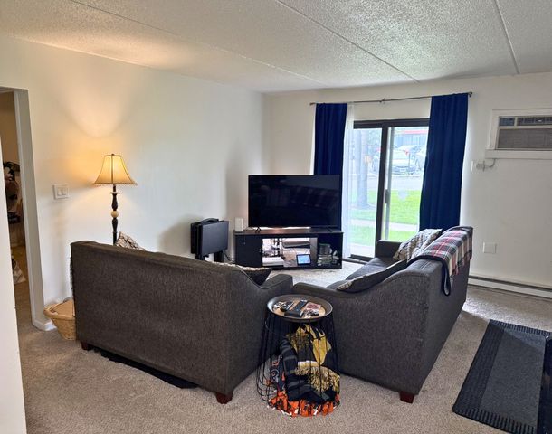 942 N Rohlwing Road GF, Addison, IL 60101