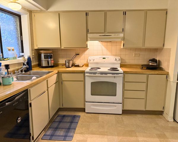 942 N Rohlwing Road GF, Addison, IL 60101
