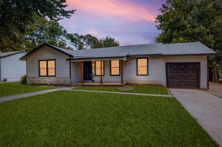 117 Parkview Drive, Arlington, TX 76010