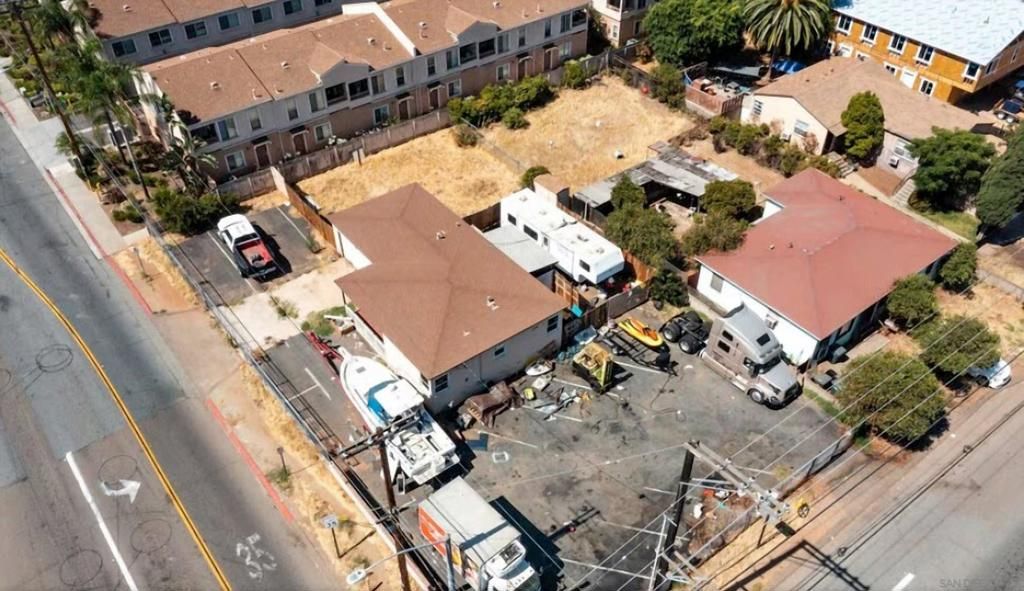 1256 N 1ST, El Cajon, CA 92021 — exterior