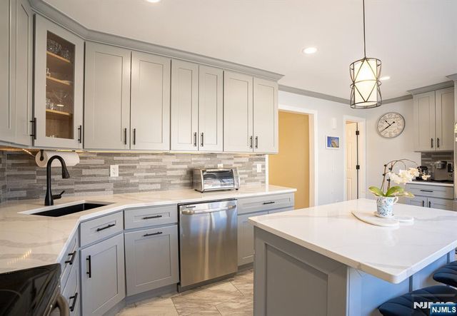 575 Grove, Clifton, NJ 07013