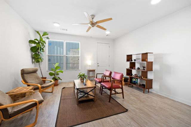 7805 Cooper LN 402, Austin, TX 78745