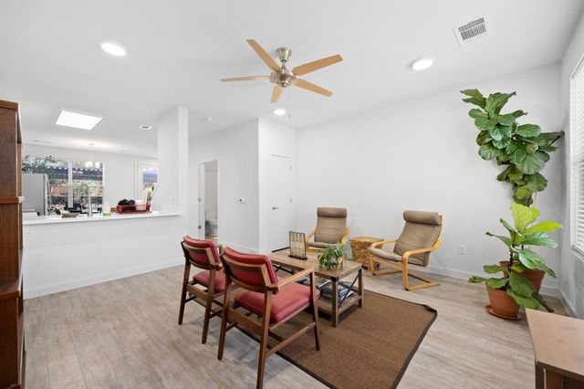 7805 Cooper LN 402, Austin, TX 78745