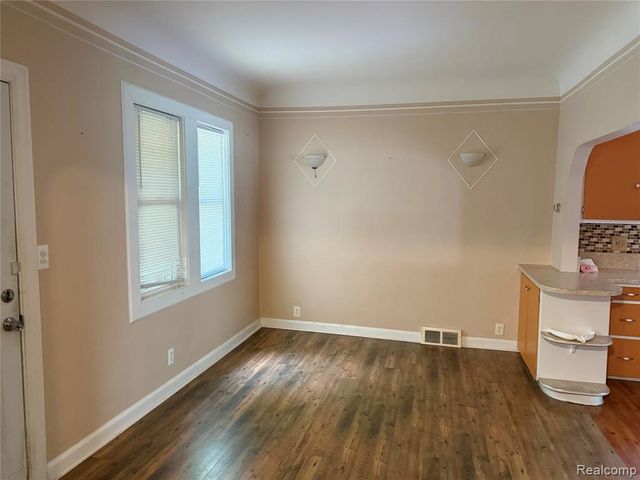 3992 Dallas Avenue, Warren, MI 48091