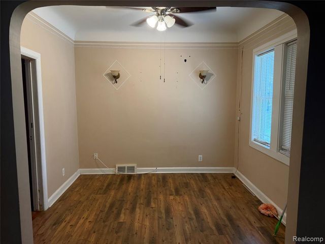 3992 Dallas Avenue, Warren, MI 48091
