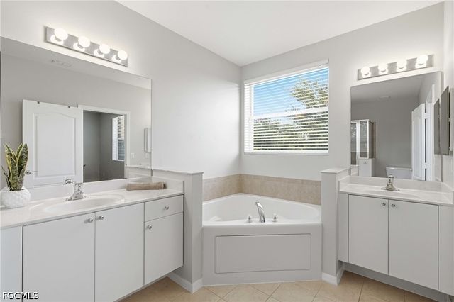 2513 Keystone Lake DR, Cape Coral, FL 33909