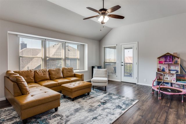 1029 Kingston Drive, Godley, TX 76044