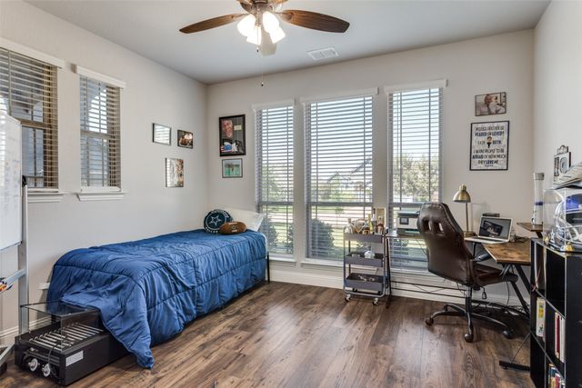 1029 Kingston Drive, Godley, TX 76044