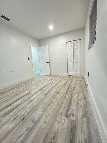 1270 NE 207th Ter, Miami, FL 33179