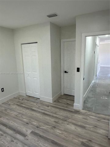 1270 NE 207th Ter, Miami, FL 33179