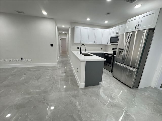 1270 NE 207th Ter, Miami, FL 33179