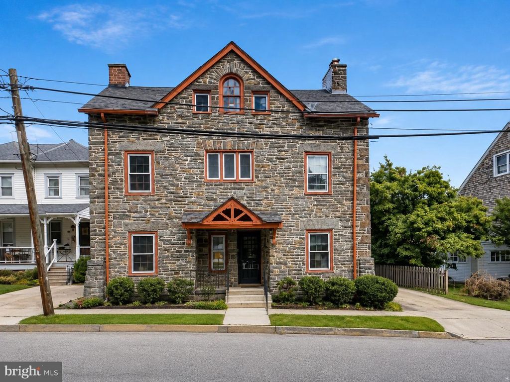 709 MOORE AVE, Bryn Mawr, PA 19010