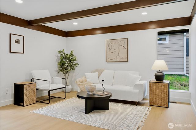 14318 117th Place NE, Kirkland, WA 98034