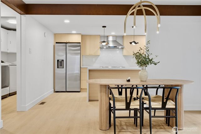 14318 117th Place NE, Kirkland, WA 98034