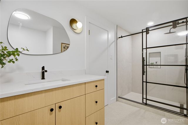 14318 117th Place NE, Kirkland, WA 98034