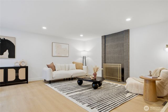 14318 117th Place NE, Kirkland, WA 98034