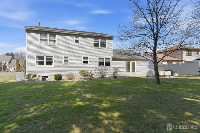 3 Locklin Court, Sayreville, NJ 08872