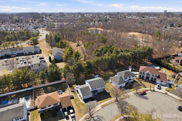 3 Locklin Court, Sayreville, NJ 08872