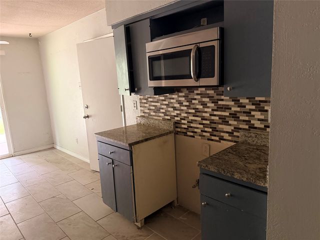 4060 Random Circle, Garland, TX 75043