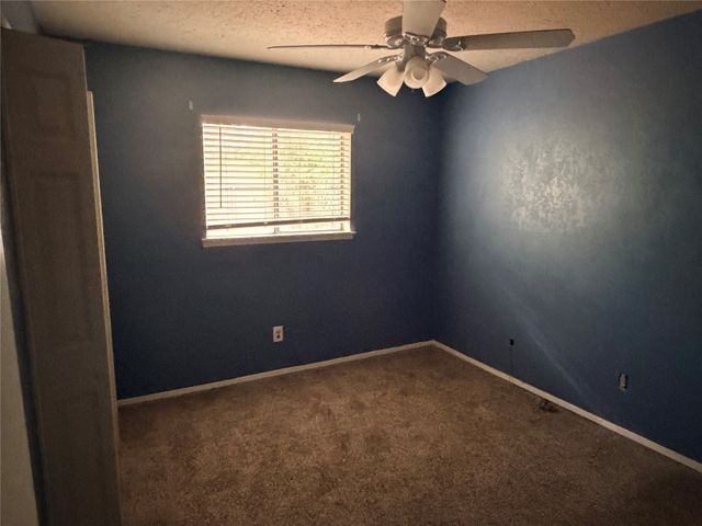 4060 Random Circle, Garland, TX 75043