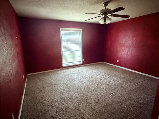 4060 Random Circle, Garland, TX 75043