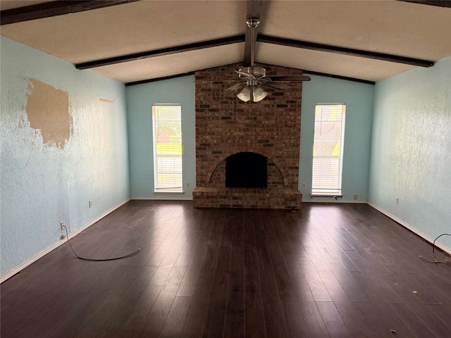 4060 Random Circle, Garland, TX 75043