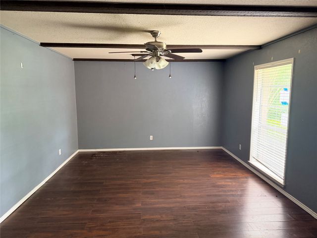 4060 Random Circle, Garland, TX 75043