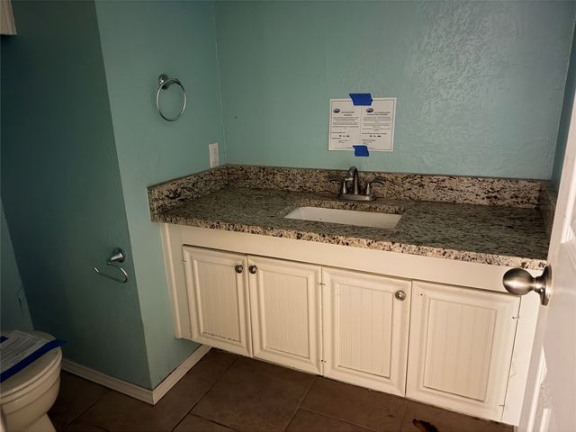 4060 Random Circle, Garland, TX 75043