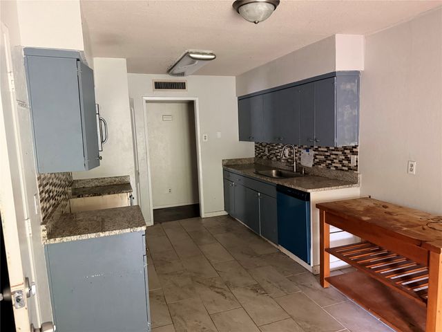 4060 Random Circle, Garland, TX 75043
