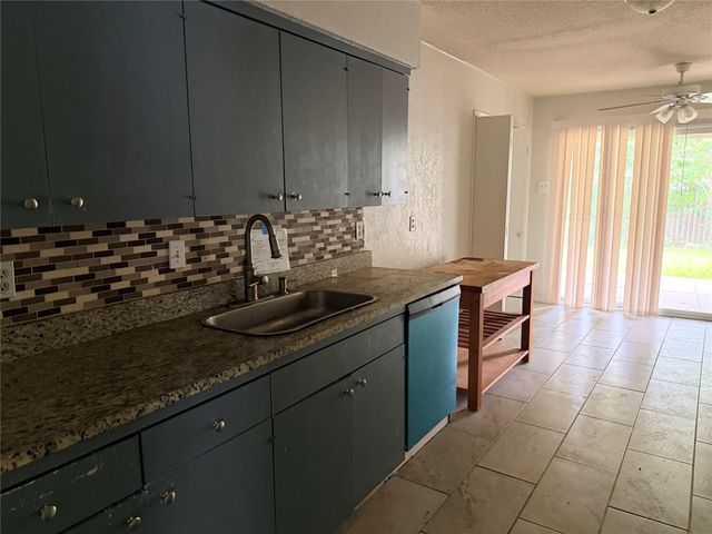 4060 Random Circle, Garland, TX 75043