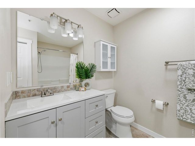 7702 Fox Chase Ln, Wellington, CO 80549