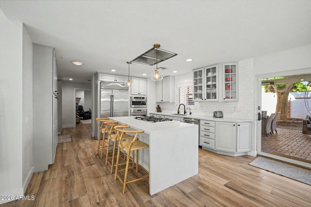4711 N 33RD Street, Phoenix, AZ 85018