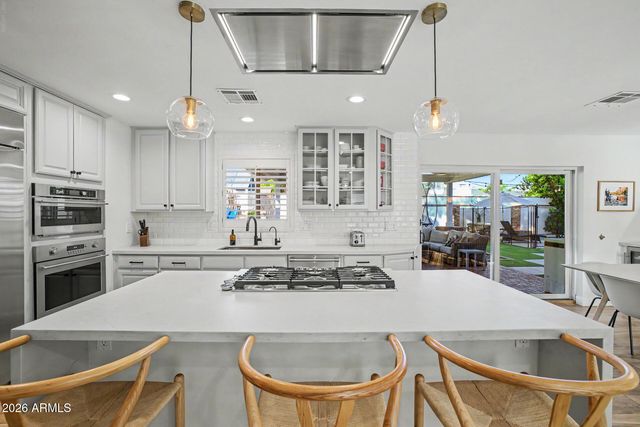 4711 N 33RD Street, Phoenix, AZ 85018