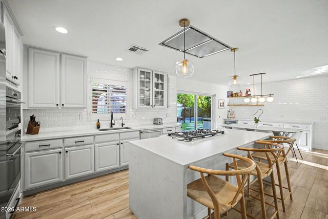 4711 N 33RD Street, Phoenix, AZ 85018