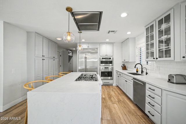 4711 N 33RD Street, Phoenix, AZ 85018