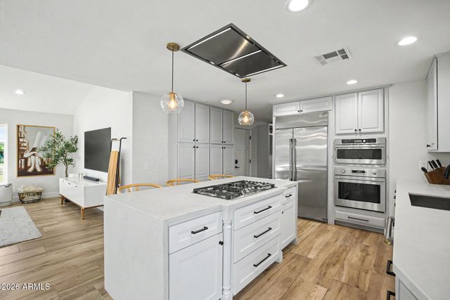 4711 N 33RD Street, Phoenix, AZ 85018
