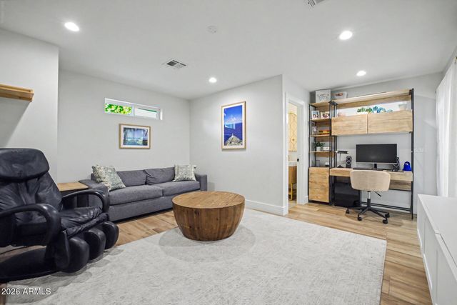 4711 N 33RD Street, Phoenix, AZ 85018